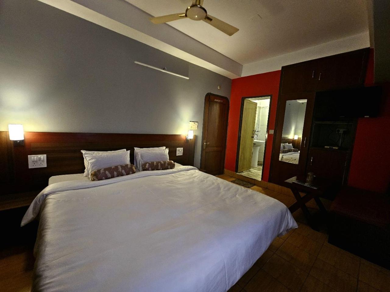 Hotel Vishal Siliguri Zewnętrze zdjęcie