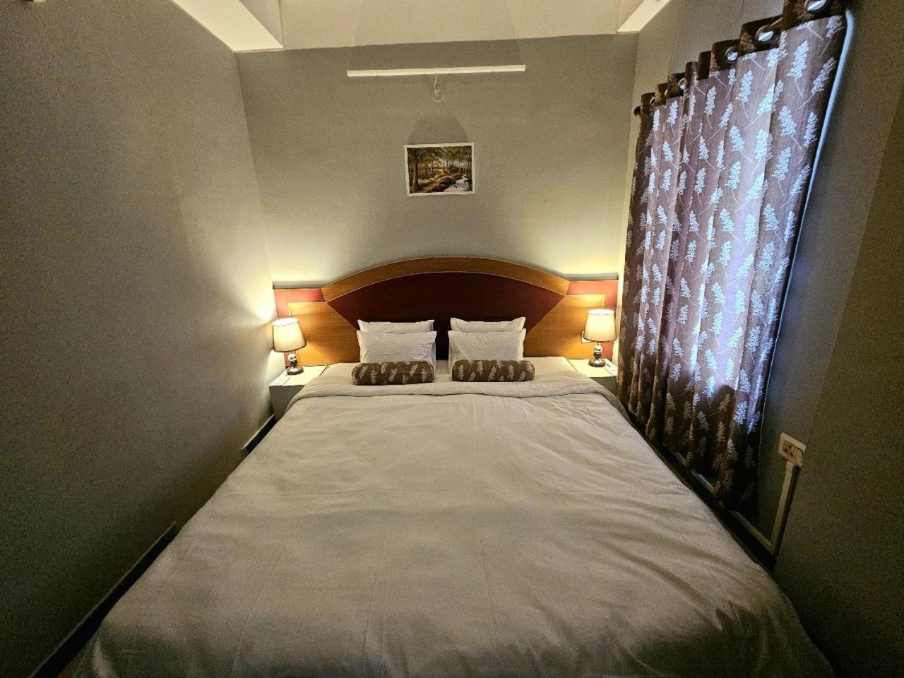 Hotel Vishal Siliguri Zewnętrze zdjęcie